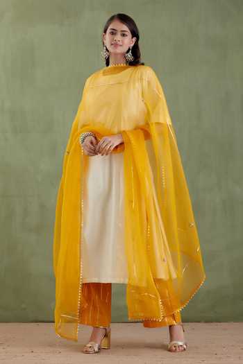 Musal Suniti Devi Panelled Kurta Set 
