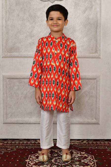 Buy_Petite Pomme_White Silk Geometric Print Kurta Set_Online_at_Aza_Fashions