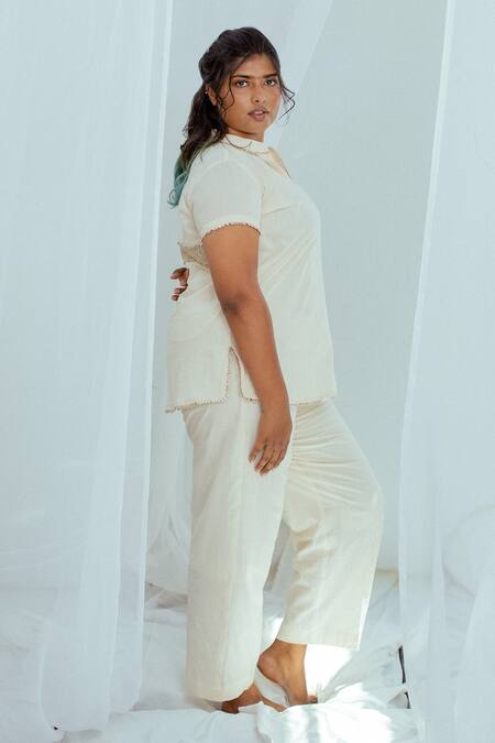 Latha Puttanna White Hand Woven Cotton Collared Neck Asvi Top Online at Aza Fashions Latha Puttanna_White Hand Woven Cotton Collared Neck Asvi Top _Online_at_Aza_Fashions