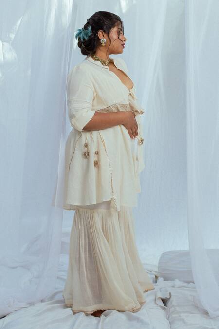 Latha Puttanna White Hand Woven Cotton Floral Motifs Kavery Coat Online at Aza Fashions Latha Puttanna_White Hand Woven Cotton Floral Motifs Kavery Coat _Online_at_Aza_Fashions