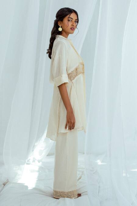 Latha Puttanna White Hand Woven Cotton Floral Motifs Chetna Coat Online at Aza Fashions Latha Puttanna_White Hand Woven Cotton Floral Motifs Chetna Coat _Online_at_Aza_Fashions