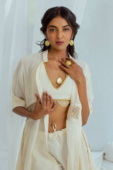 Buy Latha Puttanna White Hand Woven Cotton Floral Motifs Chetna Coat Online at Aza Fashions Buy_Latha Puttanna_White Hand Woven Cotton Floral Motifs Chetna Coat _Online_at_Aza_Fashions