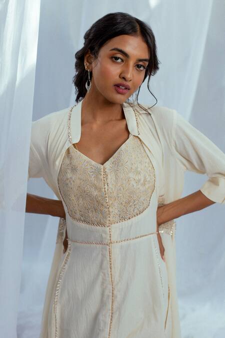 Buy Latha Puttanna White Hand Woven Cotton Floral Motifs Jaya Tunic Online at Aza Fashions Buy_Latha Puttanna_White Hand Woven Cotton Floral Motifs Jaya Tunic _Online_at_Aza_Fashions