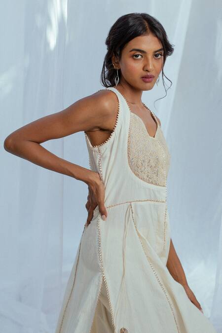 Shop Latha Puttanna White Hand Woven Cotton Floral Motifs Jaya Tunic Online at Aza Fashions Shop_Latha Puttanna_White Hand Woven Cotton Floral Motifs Jaya Tunic _Online_at_Aza_Fashions