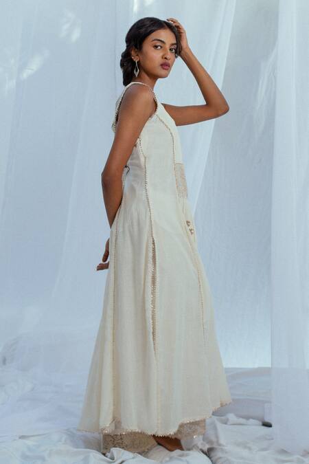 Latha Puttanna White Hand Woven Cotton Floral Motifs U Neck Jahnvika Tunic Online at Aza Fashions Latha Puttanna_White Hand Woven Cotton Floral Motifs U Neck Jahnvika Tunic _Online_at_Aza_Fashions