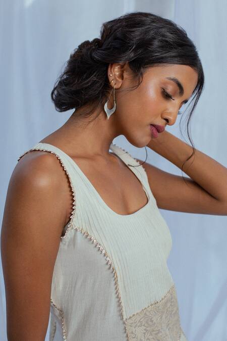 Shop Latha Puttanna White Hand Woven Cotton Floral Motifs U Neck Jahnvika Tunic Online at Aza Fashions Shop_Latha Puttanna_White Hand Woven Cotton Floral Motifs U Neck Jahnvika Tunic _Online_at_Aza_Fashions