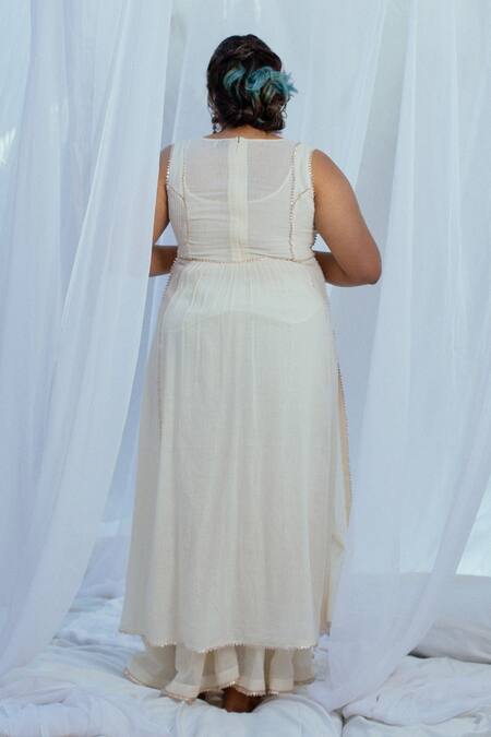 Shop Latha Puttanna White Hand Woven Cotton Floral Motifs Round Rutvi Tunic at Aza Fashions Shop_Latha Puttanna_White Hand Woven Cotton Floral Motifs Round Rutvi Tunic _at_Aza_Fashions