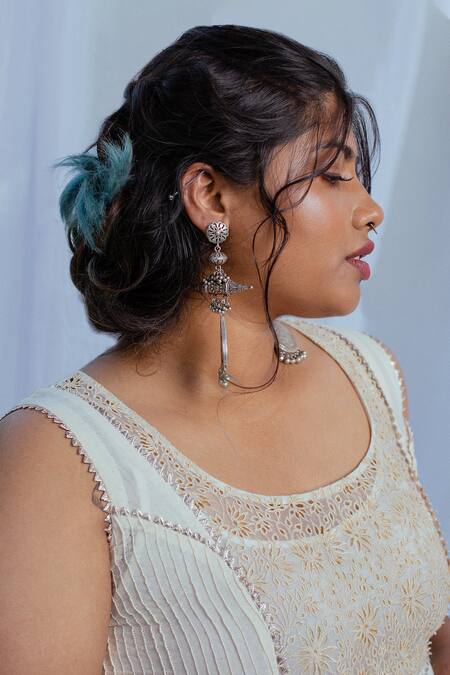 Buy Latha Puttanna White Hand Woven Cotton Floral Motifs Round Rutvi Tunic Online at Aza Fashions Buy_Latha Puttanna_White Hand Woven Cotton Floral Motifs Round Rutvi Tunic _Online_at_Aza_Fashions