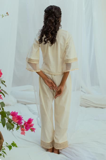 Shop Latha Puttanna White Hand Woven Cotton Floral Motifs Round Samarya Top at Aza Fashions Shop_Latha Puttanna_White Hand Woven Cotton Floral Motifs Round Samarya Top _at_Aza_Fashions