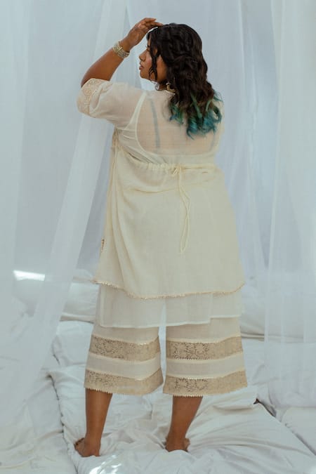 Shop Latha Puttanna White Hand Woven Cotton Notched Satvi Kaftan at Aza Fashions Shop_Latha Puttanna_White Hand Woven Cotton Notched Satvi Kaftan _at_Aza_Fashions