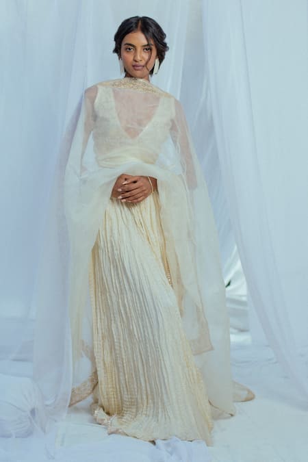 LATHA PUTTANNA_White Hand Woven Cotton Plain Taanvi Skirt _Online_at_Aza_Fashions