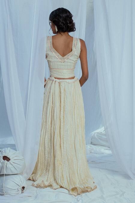 Shop_LATHA PUTTANNA_White Hand Woven Cotton Plain Taanvi Skirt _at_Aza_Fashions
