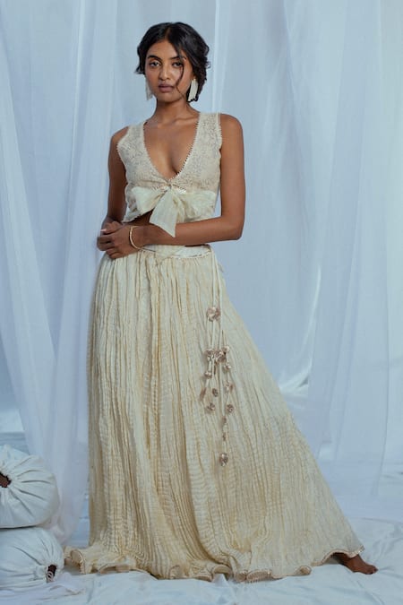 Latha Puttanna White Hand Woven Cotton Floral Motifs Plunge V Neck Chandini Blouse