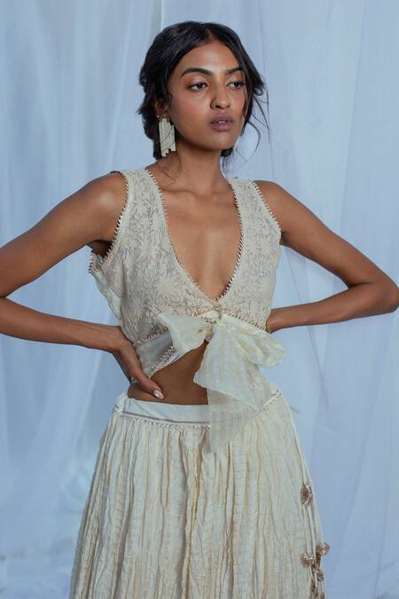 Latha Puttanna White Hand Woven Cotton Floral Motifs Plunge V Neck Chandini Blouse Online at Aza Fashions Latha Puttanna_White Hand Woven Cotton Floral Motifs Plunge V Neck Chandini Blouse _Online_at_Aza_Fashions