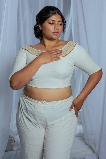 Latha Puttanna White Hand Woven Cotton Embroidered Floral Motifs Boat Gaanya Blouse Online at Aza Fashions Latha Puttanna_White Hand Woven Cotton Embroidered Floral Motifs Boat Gaanya Blouse _Online_at_Aza_Fashions