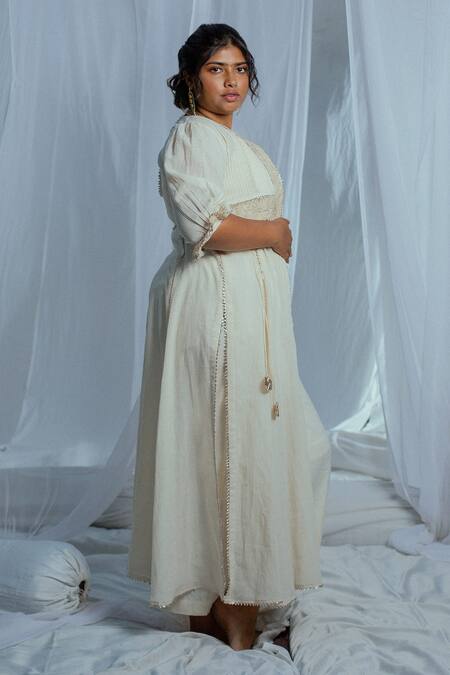 Latha Puttanna_White Hand Woven Cotton Floral Motifs Front Open Hiti Jacket _Online_at_Aza_Fashions