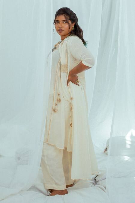 Latha Puttanna White Hand Woven Cotton Floral Motifs Inaya Jacket Online at Aza Fashions Latha Puttanna_White Hand Woven Cotton Floral Motifs Inaya Jacket _Online_at_Aza_Fashions