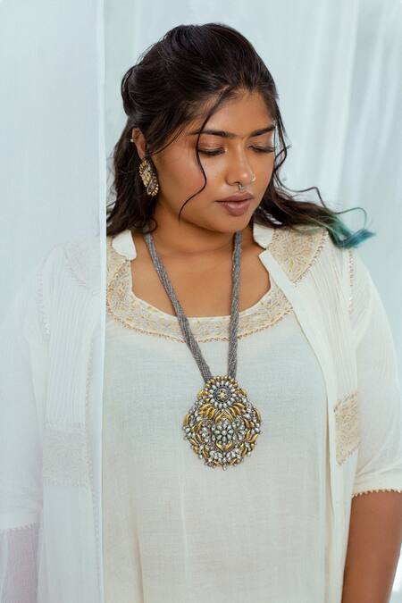 Latha Puttanna White Hand Woven Cotton Floral Motifs Inaya Jacket at Aza Fashions Latha Puttanna_White Hand Woven Cotton Floral Motifs Inaya Jacket _at_Aza_Fashions