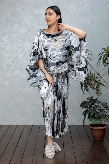 Rhe-Ana Gia Printed Cape & Pant Set 