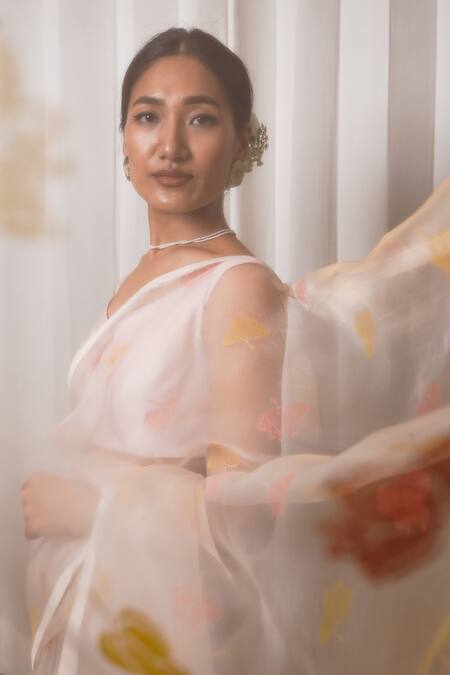 Buy Shiori White Chanderi, Silk Organza Bougainvillea Print Saree Online at Aza Fashions Buy_Shiori_White Chanderi, Silk Organza Bougainvillea Print Saree_Online_at_Aza_Fashions