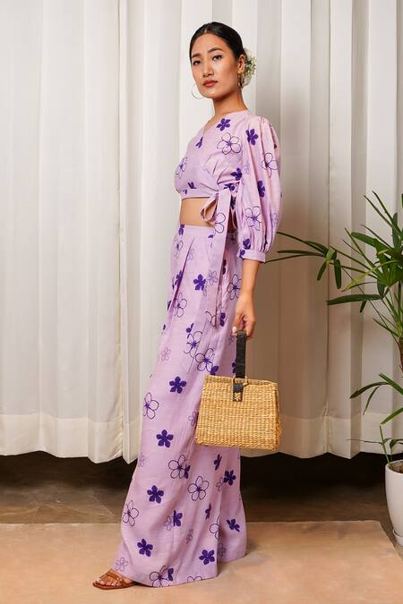 Shop Shiori Purple Slub Chanderi Floral Motifs V Neck Garden Print Crop Top at Aza Fashions Shop_Shiori_Purple Slub Chanderi Floral Motifs V Neck Garden Print Crop Top_at_Aza_Fashions