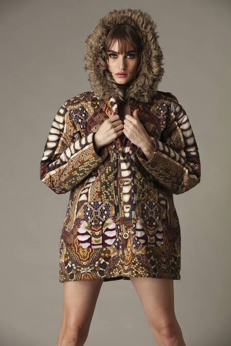 Buy Alpona Designs By Soham Acharya Brown Pure Cotton Snake V Neck Quilted Print Hoodie Online at Aza Fashions Buy_Alpona Designs By Soham Acharya_Brown Pure Cotton Snake V Neck Quilted Print Hoodie _Online_at_Aza_Fashions