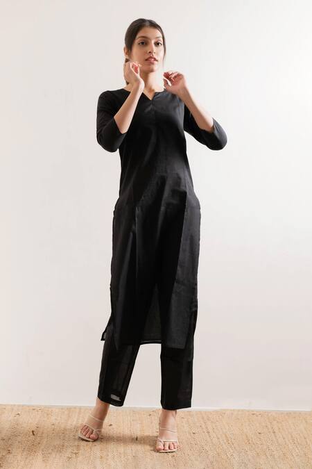 Sunoh Studio_Black Karaar Cotton Kurta And Pant Set_Online_at_Aza_Fashions