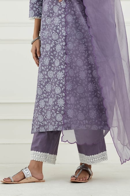 Tashee_Purple Cotton Floral V Neck Print Kurta Set_at_Aza_Fashions