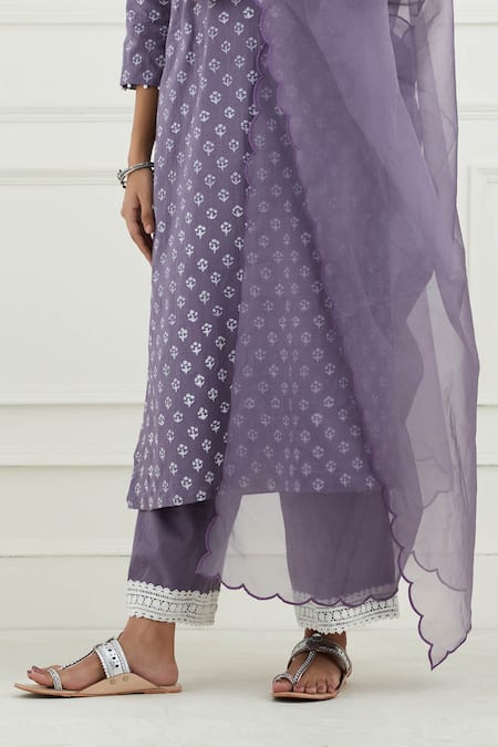 Tashee_Purple Cotton Floral V Neck Print Kurta Set_at_Aza_Fashions