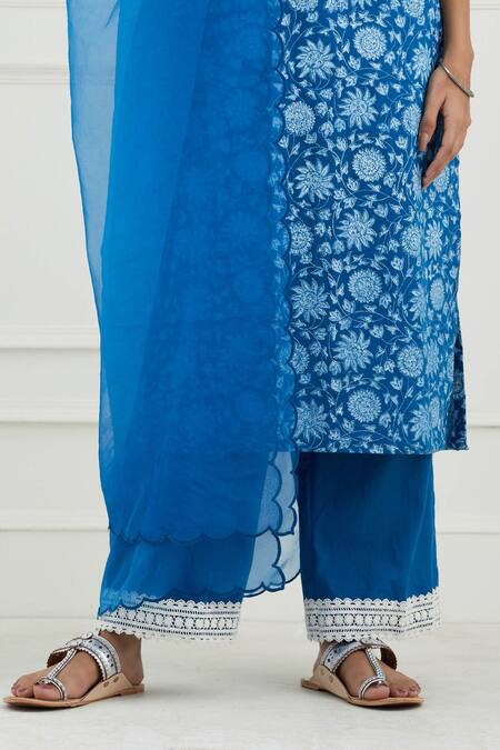 Tashee Blue Cotton Floral V Neck Print Kurta Set at Aza Fashions Tashee_Blue Cotton Floral V Neck Print Kurta Set _at_Aza_Fashions