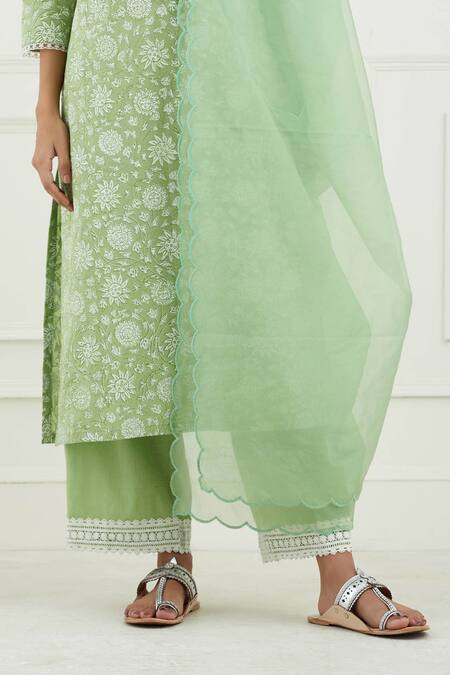 Tashee Green Cotton Floral V Neck Print Kurta Set at Aza Fashions Tashee_Green Cotton Floral V Neck Print Kurta Set _at_Aza_Fashions