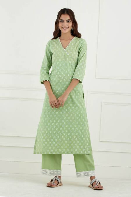 Buy_Tashee_Green Cotton Floral V Neck Print Kurta Set _Online_at_Aza_Fashions