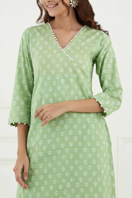 Shop_Tashee_Green Cotton Floral V Neck Print Kurta Set _Online_at_Aza_Fashions