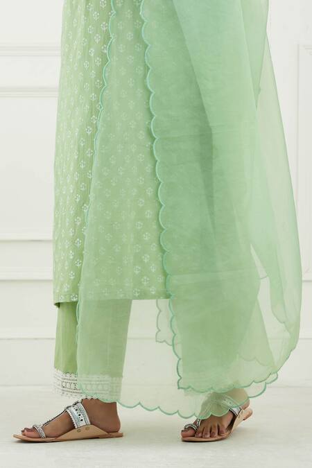 Tashee_Green Cotton Floral V Neck Print Kurta Set _at_Aza_Fashions