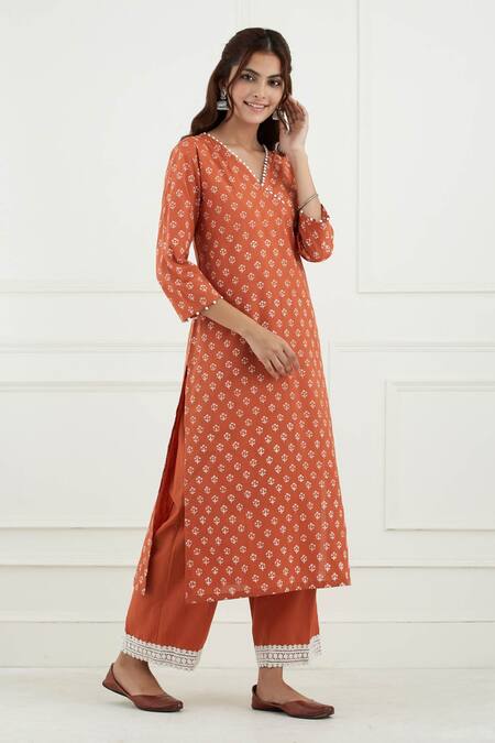 Tashee_Brown Cotton Floral V Neck Print Kurta Set _Online_at_Aza_Fashions