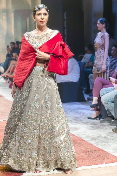 Rina Dhaka_Red Velvet Cape_at_Aza_Fashions