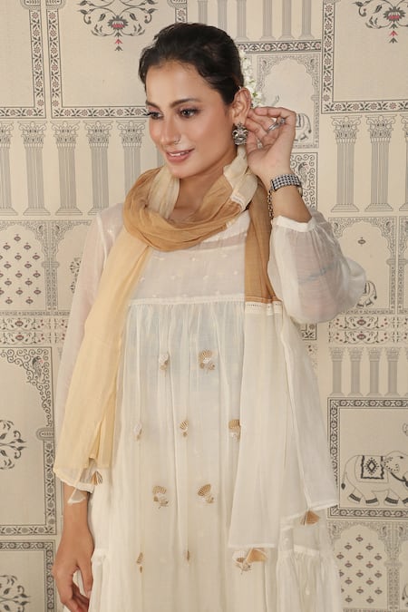 Buy_Falguni.Foram_White Kurta , Scarf And Pant Organic Cotton, Set _Online_at_Aza_Fashions