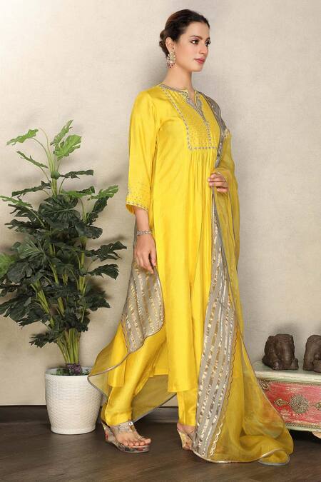 Falguni.Foram_Yellow Kurta And Pants Viscose & Dupatta Organza And Zari Strip Gathered Set _Online_at_Aza_Fashions