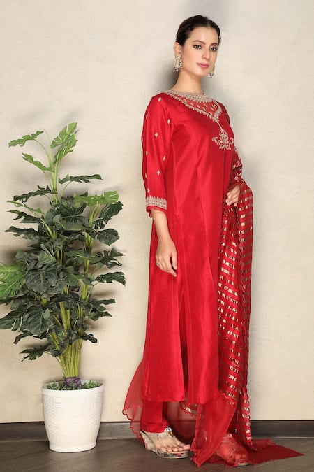 Falguni.Foram Placement Embroidered Kurta Pant Set 