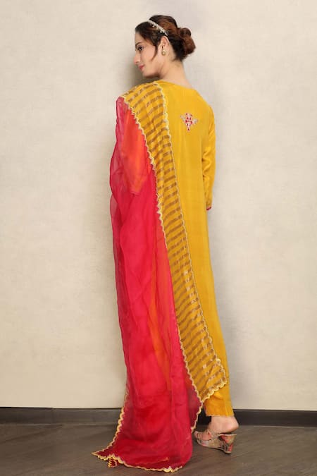 Falguni.Foram Floral Embroidered Kurta Pant Set 