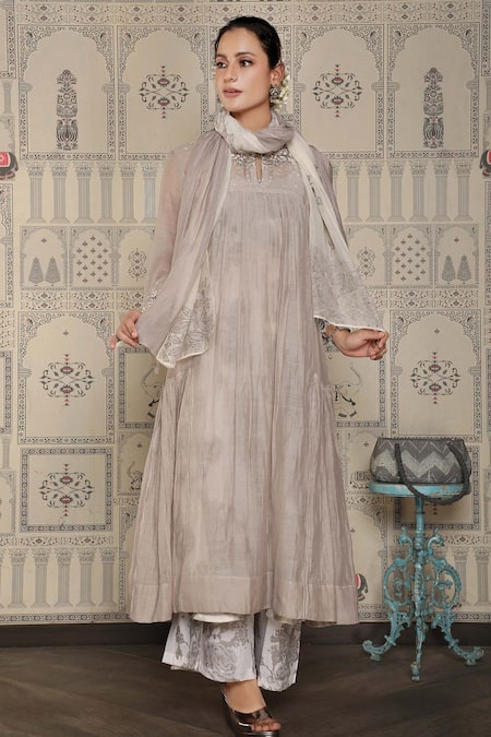 Falguni.Foram Chanderi Silk Kurta Pant Set 