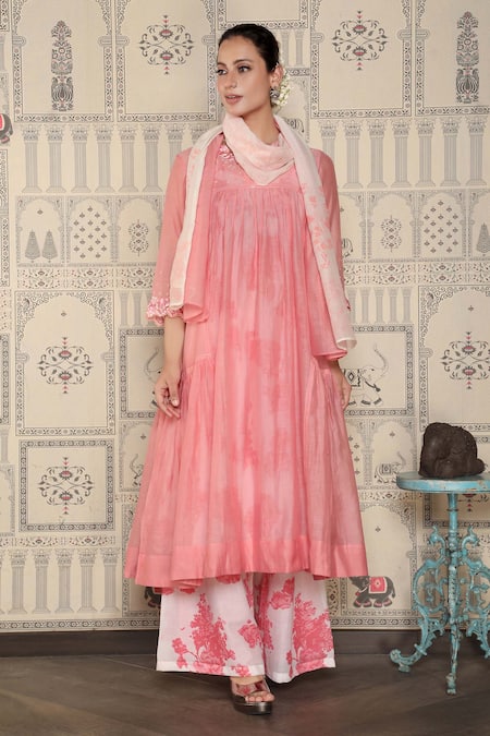 Falguni.Foram Chanderi Silk Kurta Pant Set 