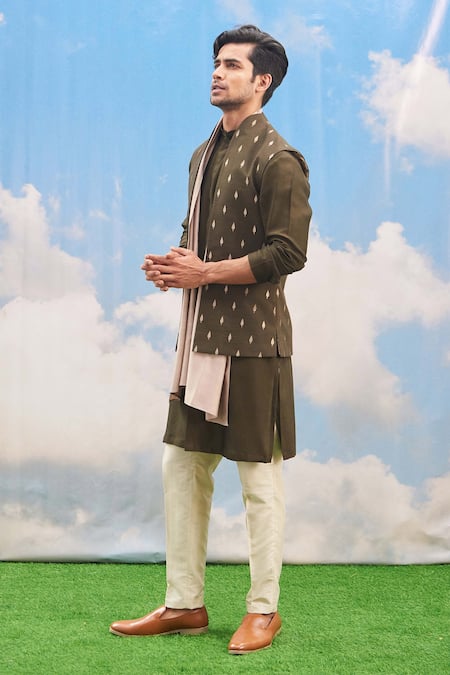 Tisa - Men_Green Silk Viscose Blend Woven Leaf Bundi And Kurta Set_Online_at_Aza_Fashions