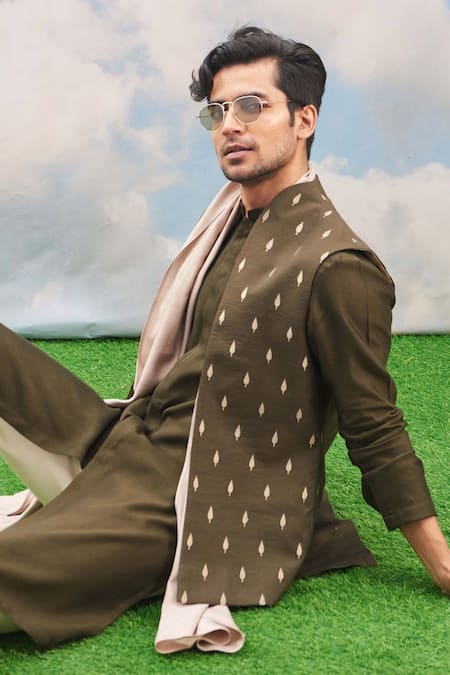 Buy_Tisa - Men_Green Silk Viscose Blend Woven Leaf Bundi And Kurta Set_Online_at_Aza_Fashions