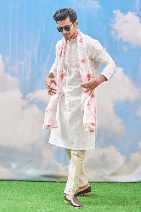 Tisa - Men Leaf Embroidered Kurta Set 