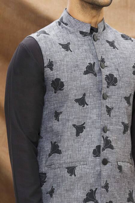 Vivek Karunakaran_Grey Melange Linen Printed Tulip Bundi _at_Aza_Fashions