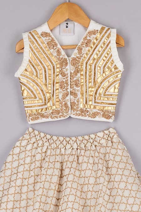 P & S CO_White Silk, Brocade Embroidery, Lace, Geometric Banarasi Lehenga And Choli Set _Online_at_Aza_Fashions