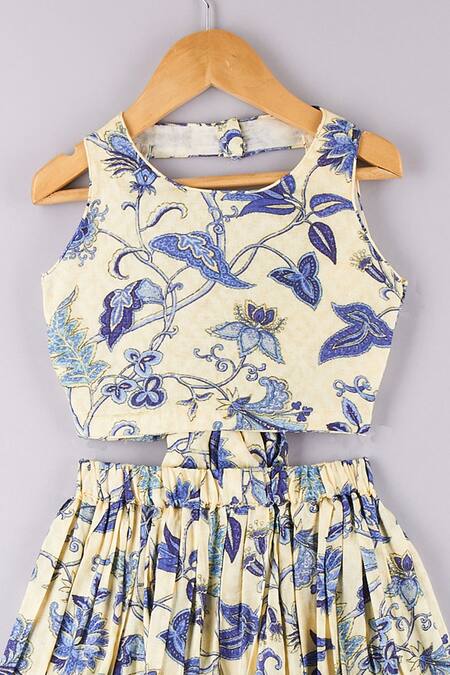 P & S CO White Silk Floral Print Top And Harem Pant Set Online at Aza Fashions P & S CO_White Silk Floral Print Top And Harem Pant Set _Online_at_Aza_Fashions