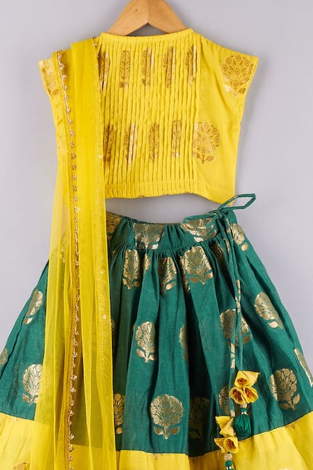 P & S CO Yellow Brocade, Chiffon Gota Patti, Embroidery Banarasi Lehenga Set Online at Aza Fashions P & S CO_Yellow Brocade, Chiffon Gota Patti, Embroidery Banarasi Lehenga Set _Online_at_Aza_Fashions