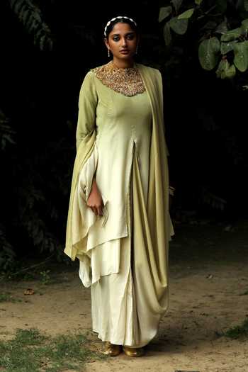 Buy Aikeyah Green Crepe Fritha Pre-draped Saree Online | Aza Fashions
